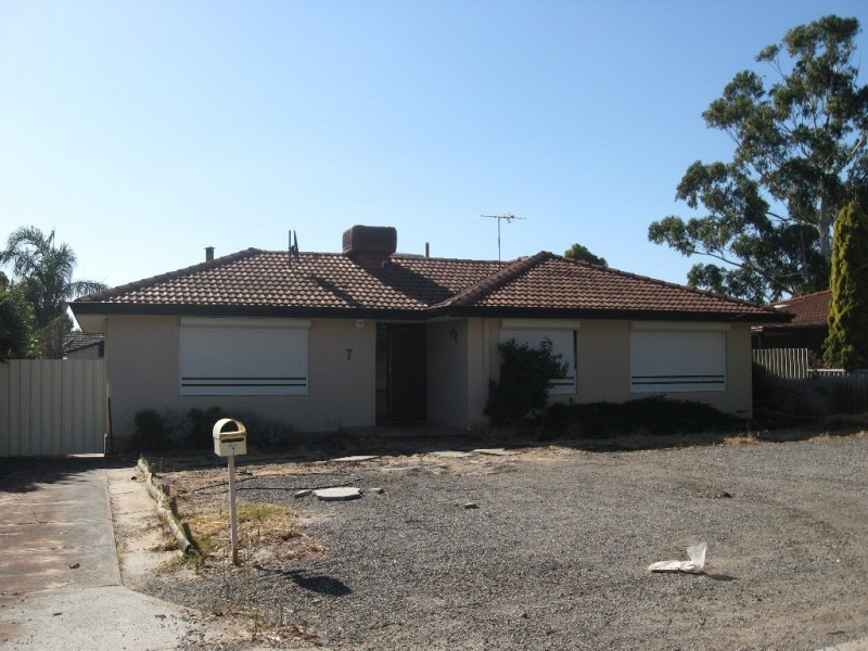 7 Dawson Way, Parmelia WA 6167