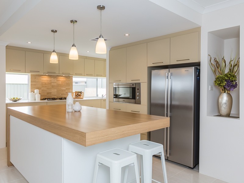 14 Shaftesbury Way, Wellard WA 6170