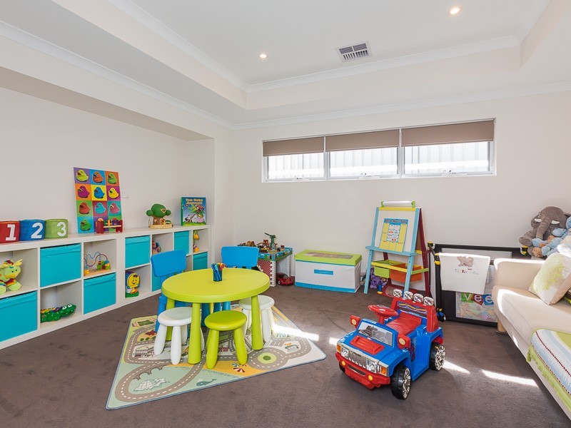 14 Shaftesbury Way, Wellard WA 6170