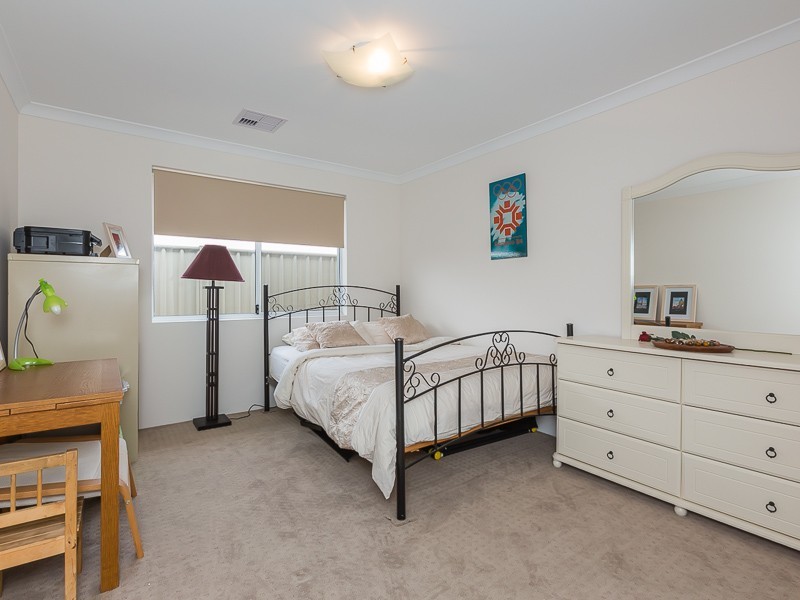 14 Shaftesbury Way, Wellard WA 6170