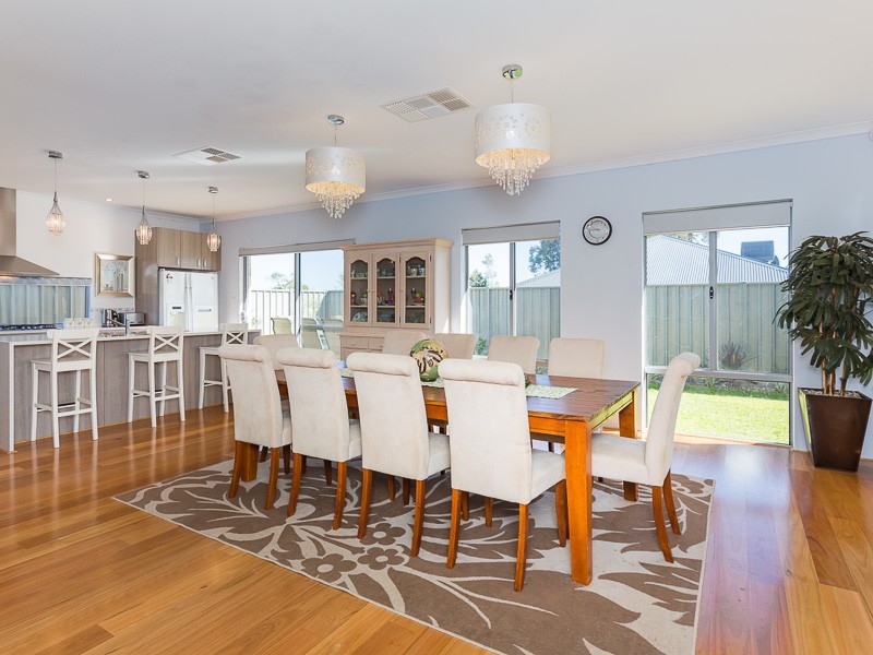 8 Upwey Street, Wellard WA 6170