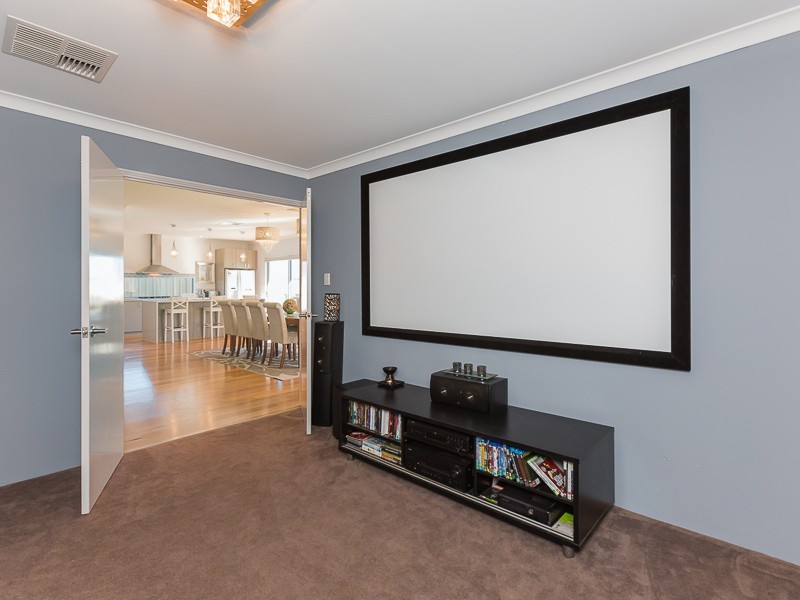 8 Upwey Street, Wellard WA 6170