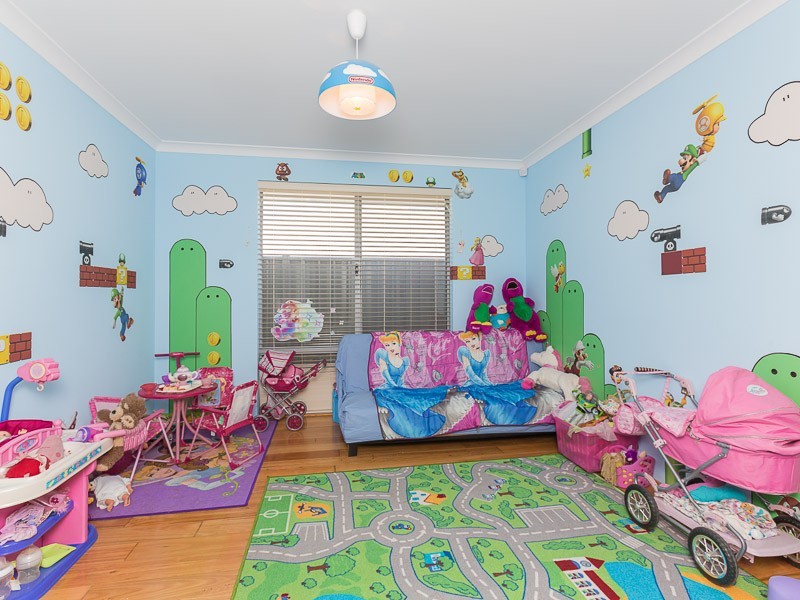 8 Upwey Street, Wellard WA 6170