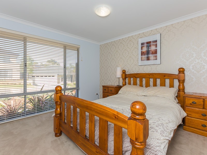 8 Upwey Street, Wellard WA 6170