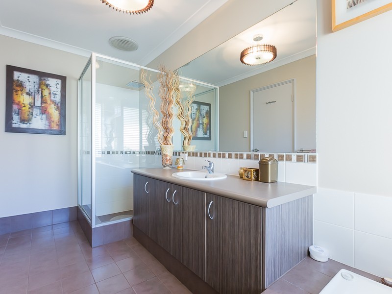 8 Upwey Street, Wellard WA 6170