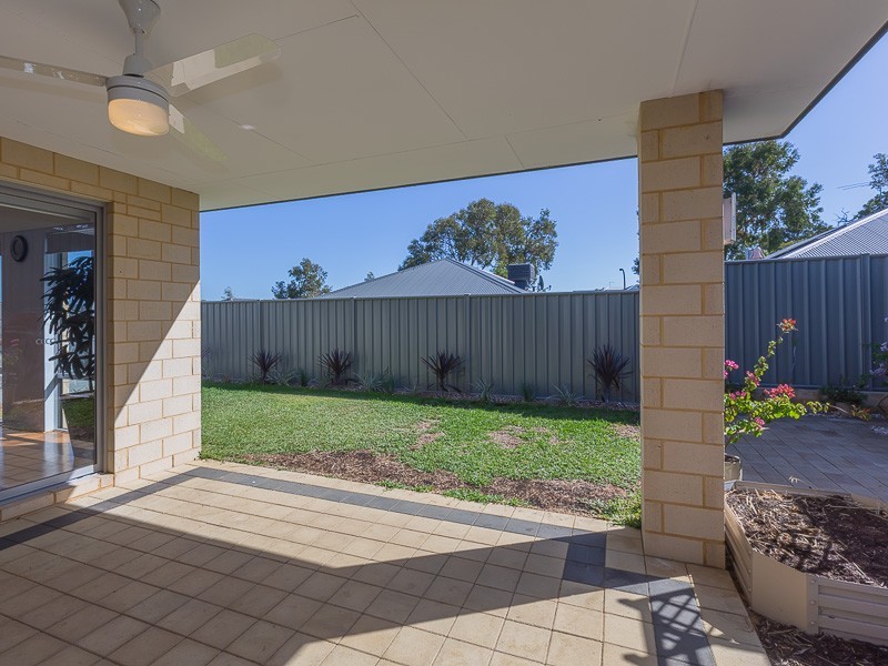 8 Upwey Street, Wellard WA 6170