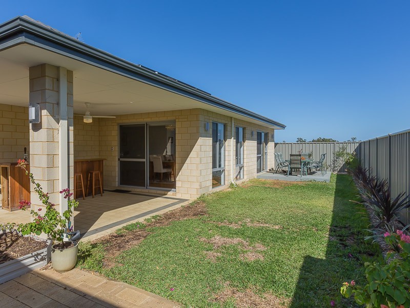 8 Upwey Street, Wellard WA 6170