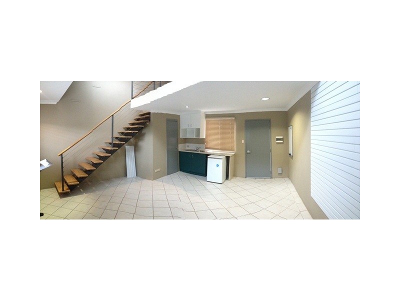4/8 Day Road, East Rockingham WA 6168