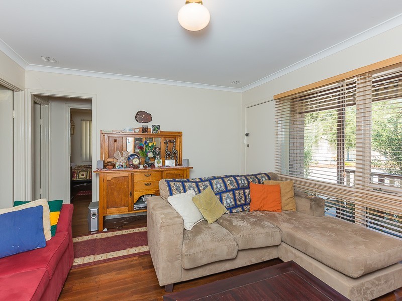 27B Madden Way, Parmelia WA 6167