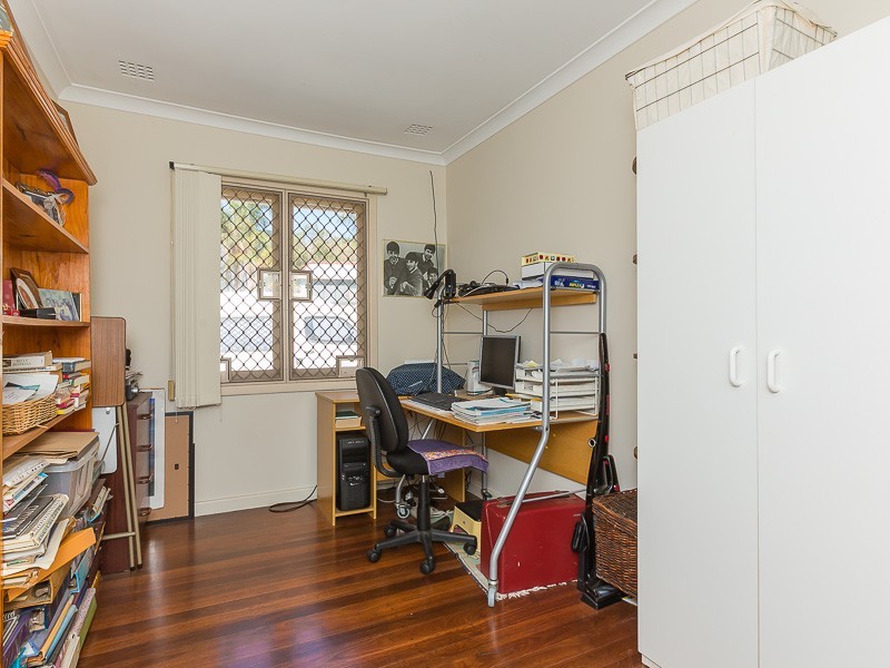 27B Madden Way, Parmelia WA 6167
