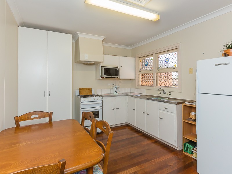 27B Madden Way, Parmelia WA 6167