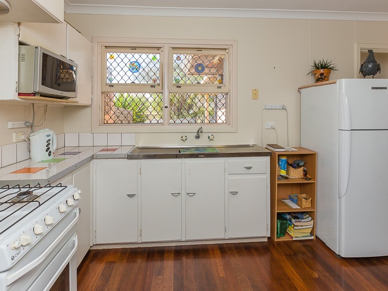 27B Madden Way, Parmelia WA 6167