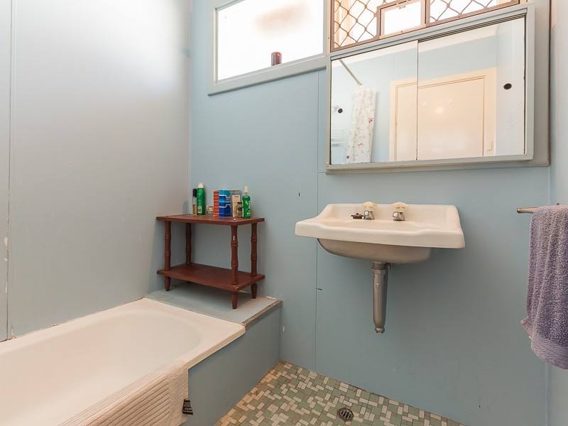 27B Madden Way, Parmelia WA 6167