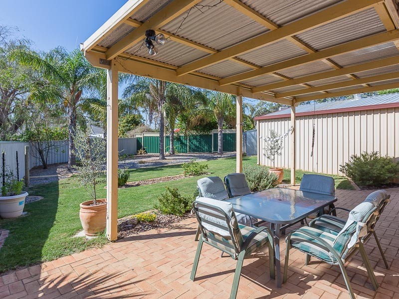 27B Madden Way, Parmelia WA 6167