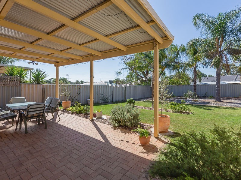 27B Madden Way, Parmelia WA 6167