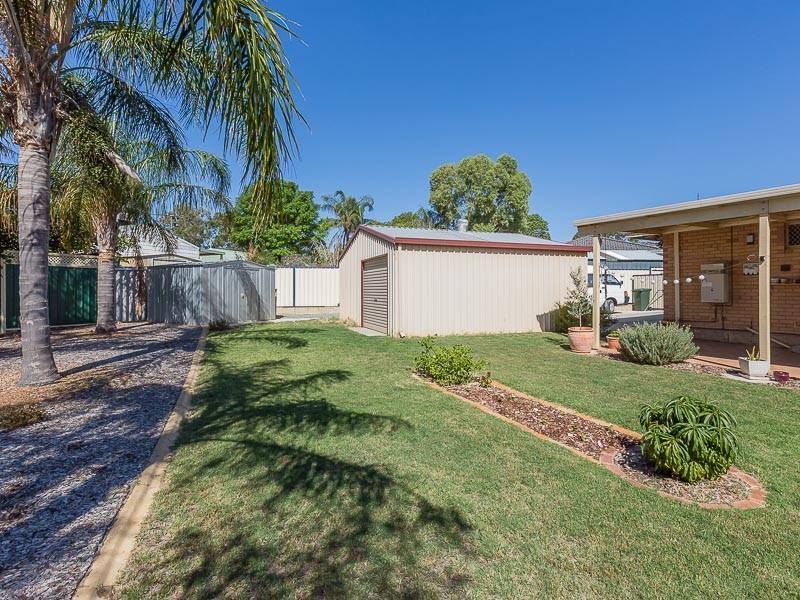 27B Madden Way, Parmelia WA 6167