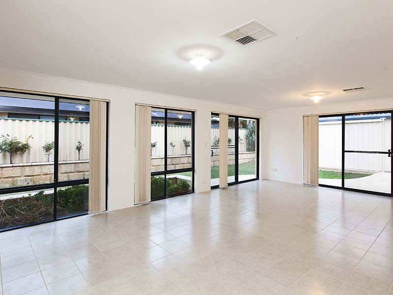 16 Thompson Terrace, Bertram WA 6167