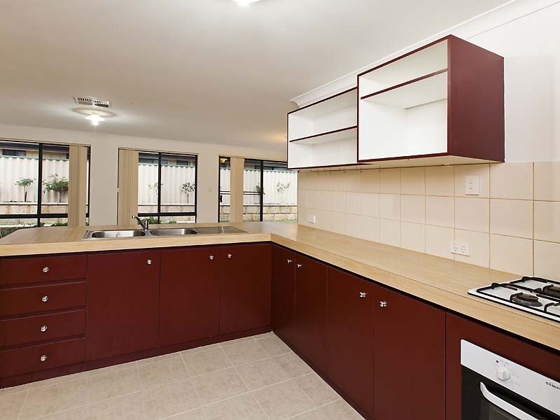 16 Thompson Terrace, Bertram WA 6167