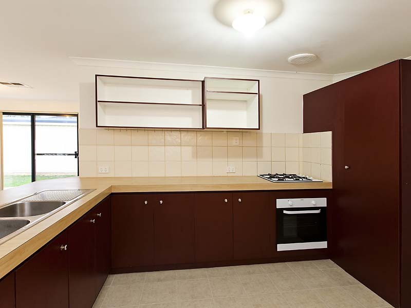 16 Thompson Terrace, Bertram WA 6167