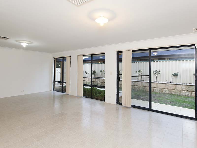 16 Thompson Terrace, Bertram WA 6167