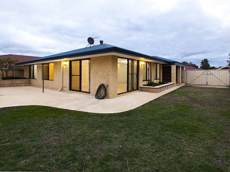 16 Thompson Terrace, Bertram WA 6167