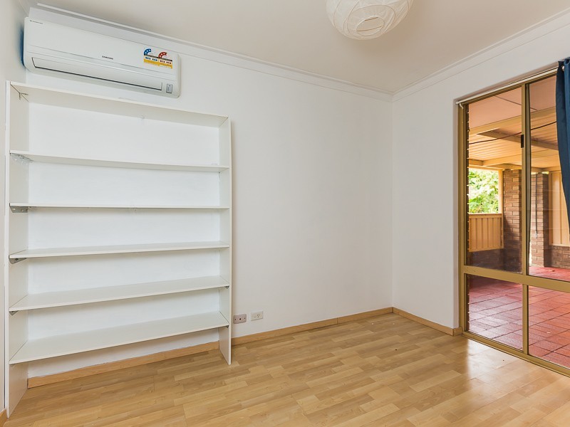 6 Varris Way, Orelia WA 6167