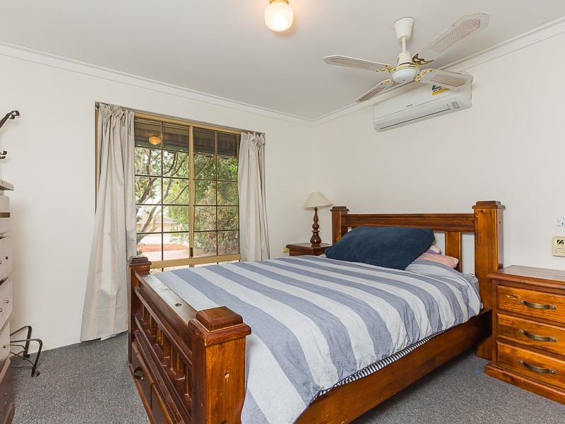 6 Varris Way, Orelia WA 6167