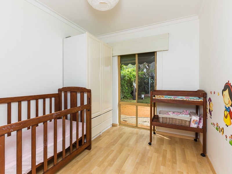 6 Varris Way, Orelia WA 6167