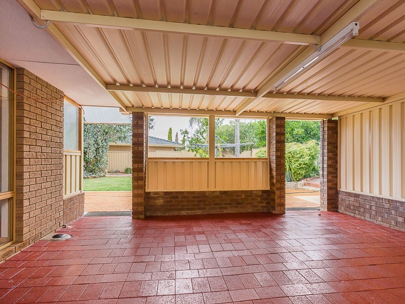 6 Varris Way, Orelia WA 6167