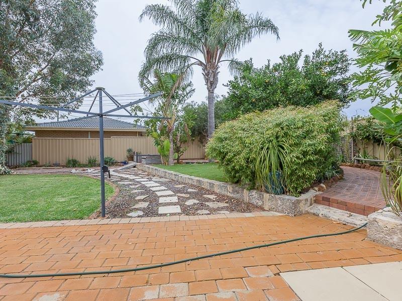 6 Varris Way, Orelia WA 6167