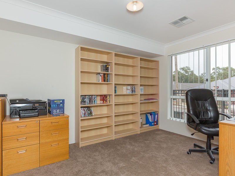 3 Finchley Way, Wellard WA 6170