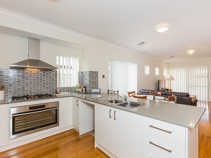 3 Finchley Way, Wellard WA 6170