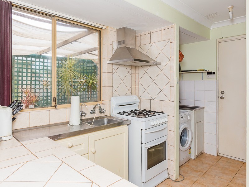 2 Tunnicliffe Street, Parmelia WA 6167