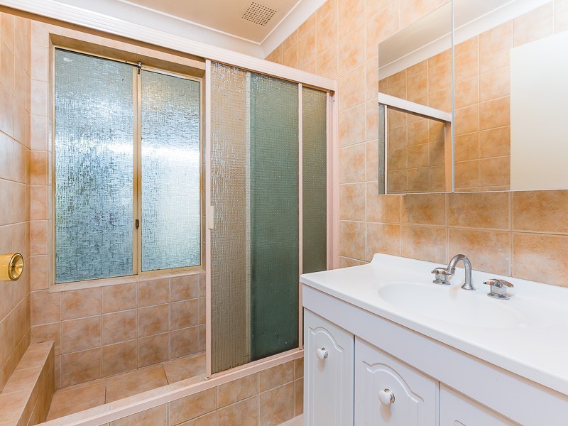 2 Tunnicliffe Street, Parmelia WA 6167