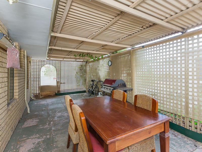 2 Tunnicliffe Street, Parmelia WA 6167