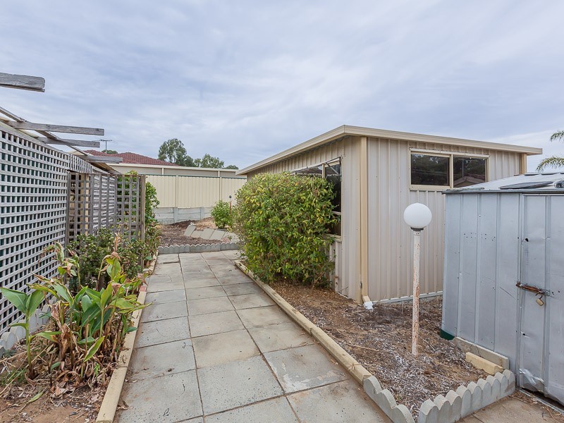 2 Tunnicliffe Street, Parmelia WA 6167
