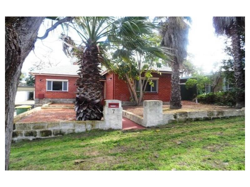 7 Larkin Court, Medina WA 6167