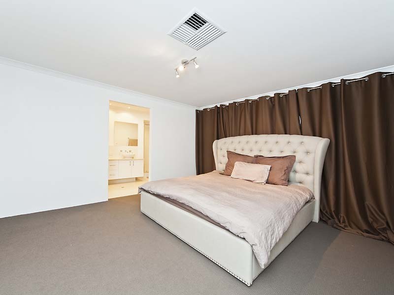 1 Everglades Link, Bertram WA 6167