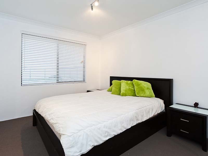 1 Everglades Link, Bertram WA 6167