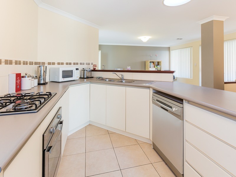 12 Gorman Place, Calista WA 6167