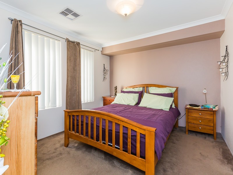 12 Gorman Place, Calista WA 6167