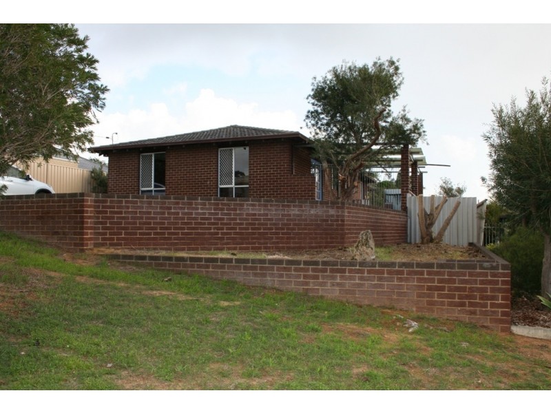 42 Woodley Way, Parmelia WA 6167