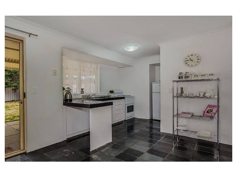 15 Stipling Gardens, Leda WA 6170