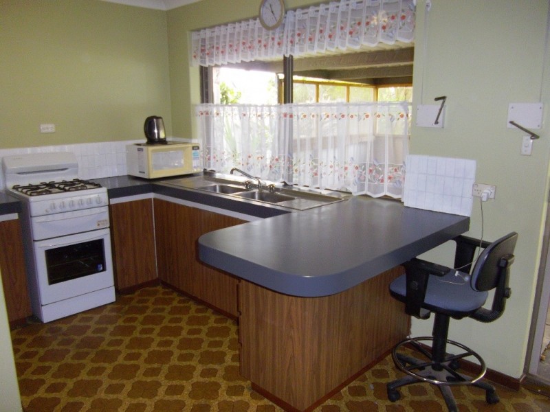 43 Chisham Avenue, Parmelia WA 6167