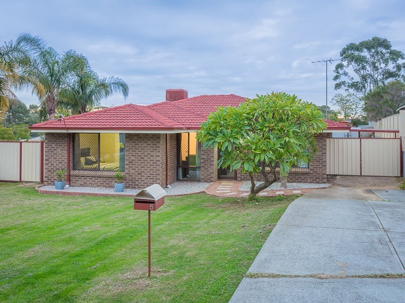 5 Eliot Close, Parmelia WA 6167