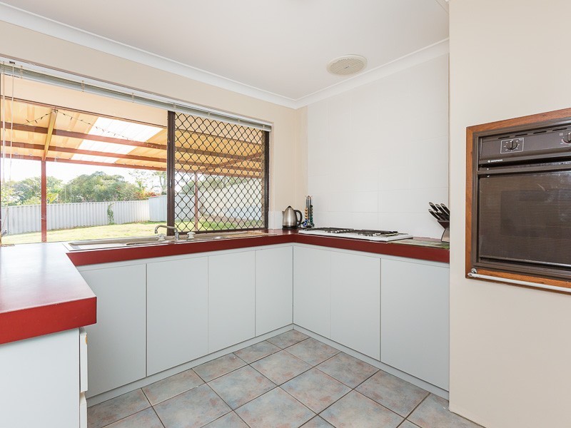 5 Eliot Close, Parmelia WA 6167