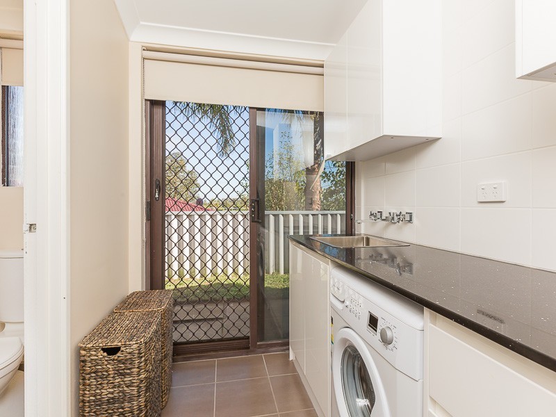 5 Eliot Close, Parmelia WA 6167