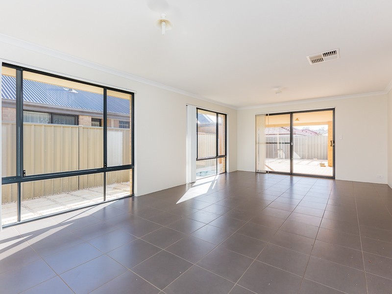 19 Oatlands Vista, Wellard WA 6170