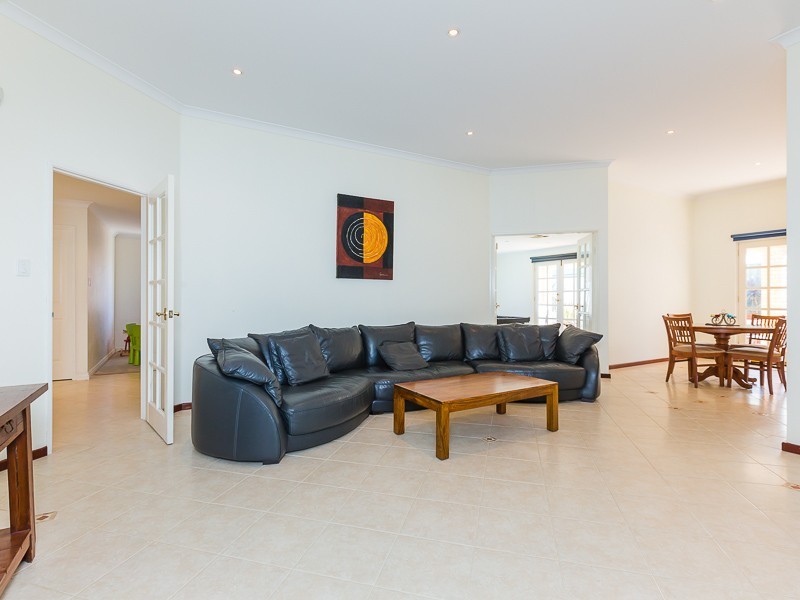 1 Venice Retreat, Warnbro WA 6169