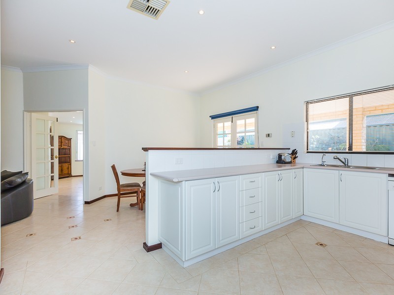 1 Venice Retreat, Warnbro WA 6169